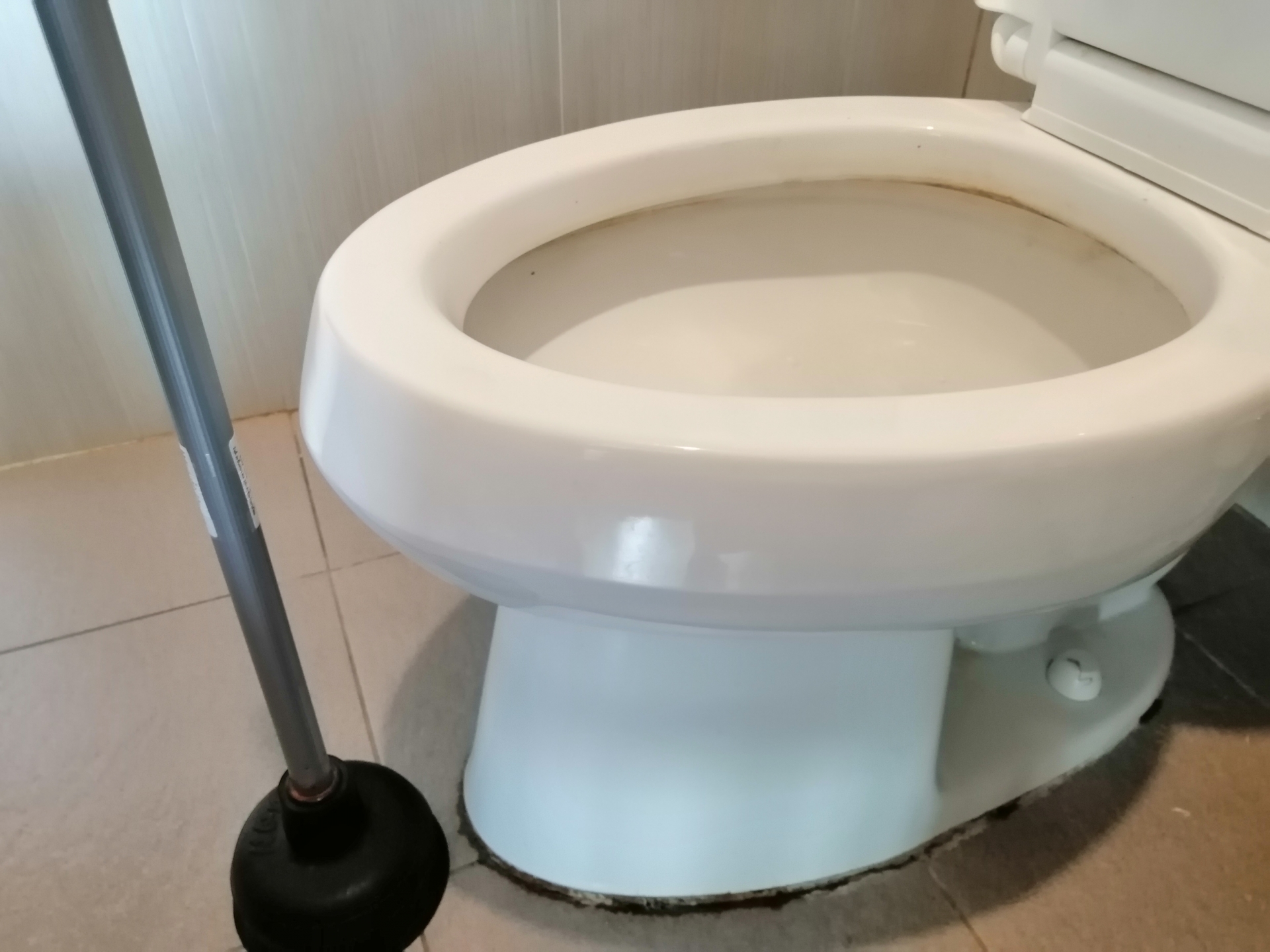 トイレつまりが起きる原因とその対処法を解説 東京水道センター
